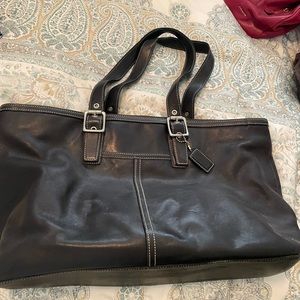 Coach Tote in Black leather